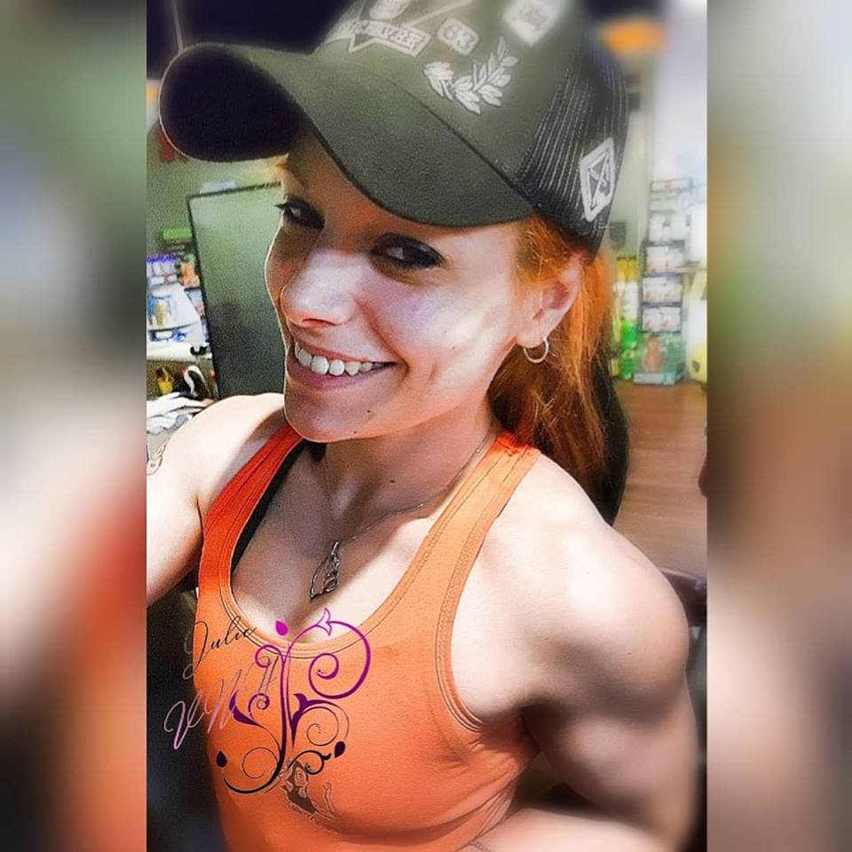 Julie (julie_vnh_fitness)