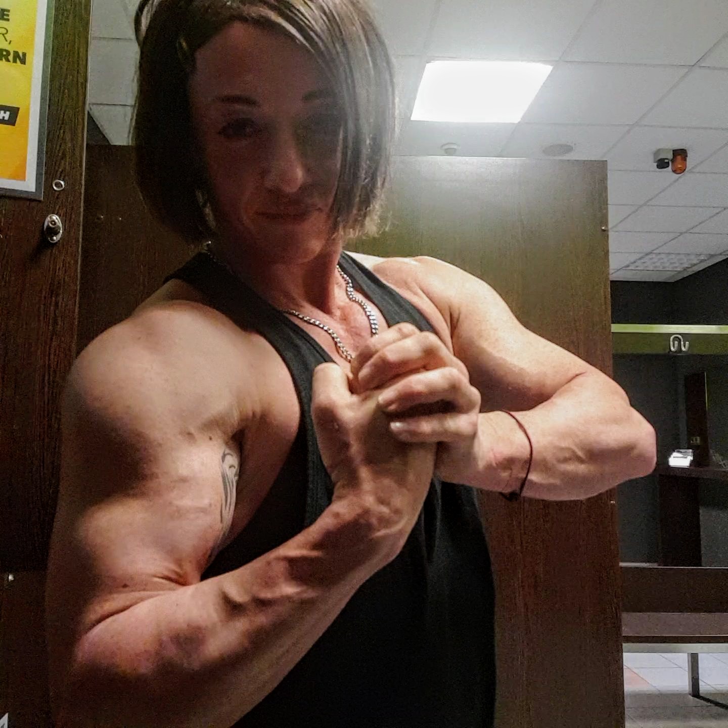 Muscle_ctjey (HerBicepsCam)