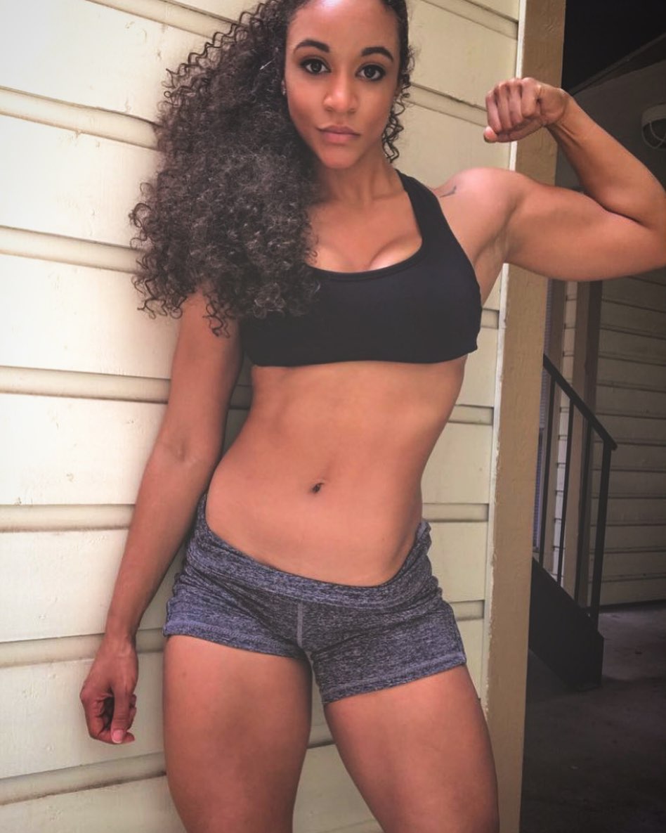 Jazmond (jazmondmonique)