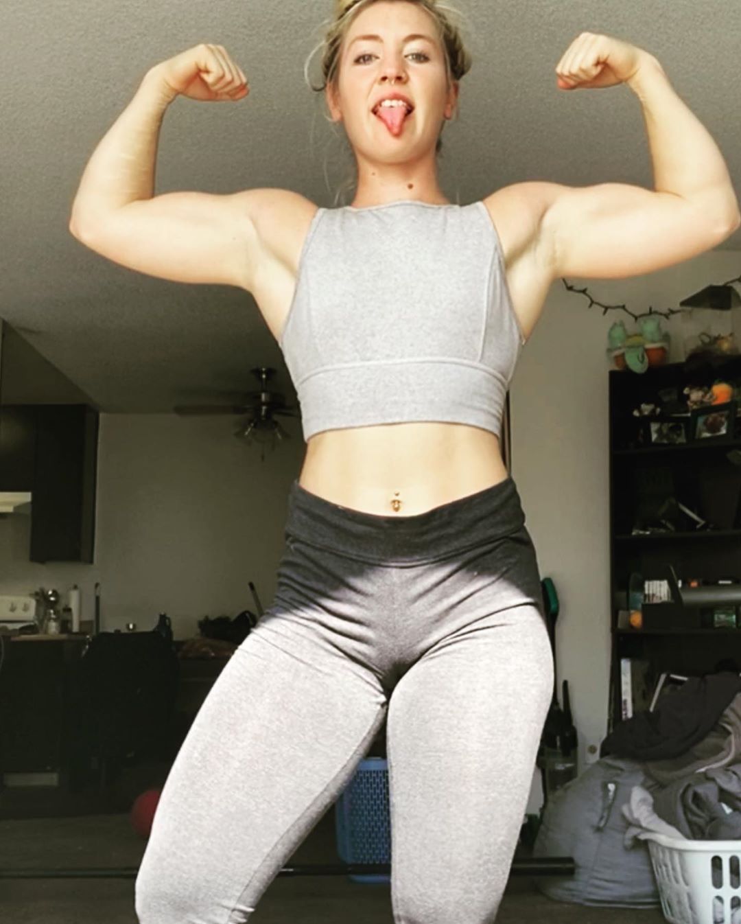 Meesh (candy.curvess)