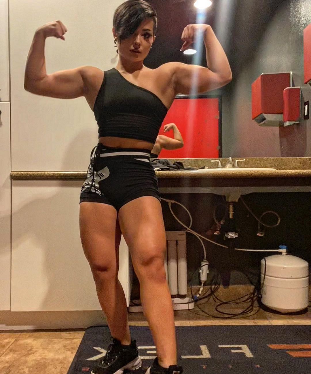 Maya Davis (mayatheglamazon)