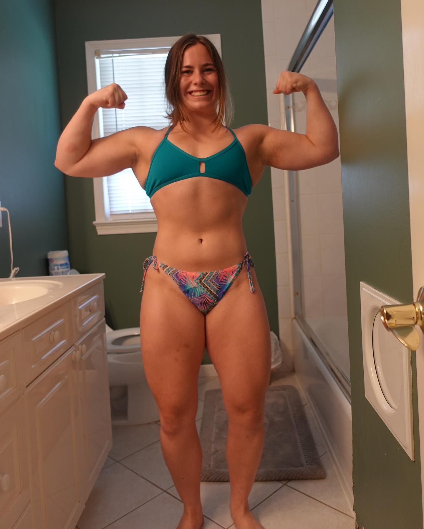 Bridget May (themusclemami)