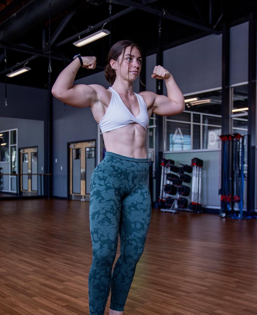 Isabel Muscular Isabelle