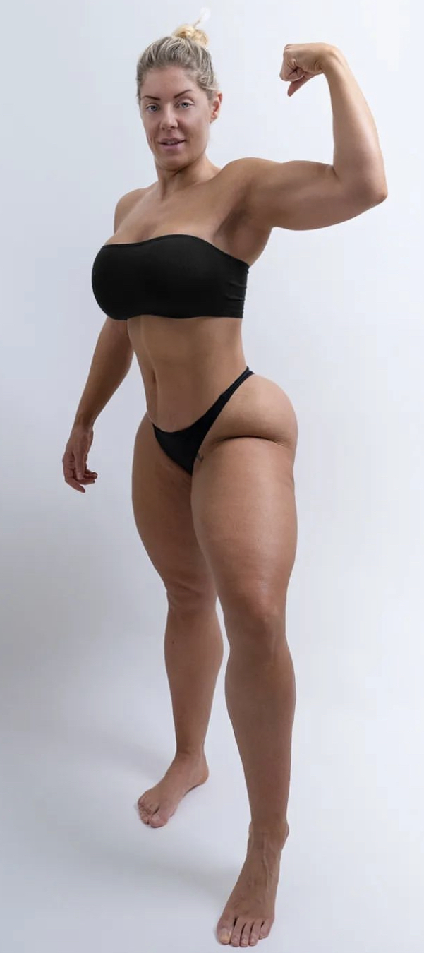 Mia Sand (missmiafit)