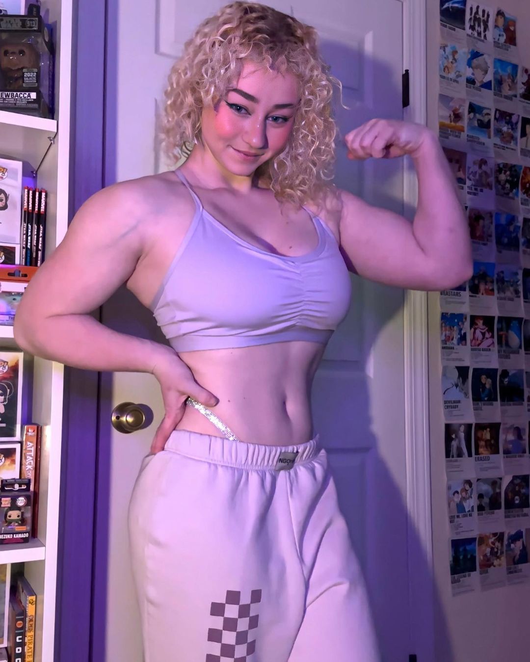 Chloe (chloethehokage)