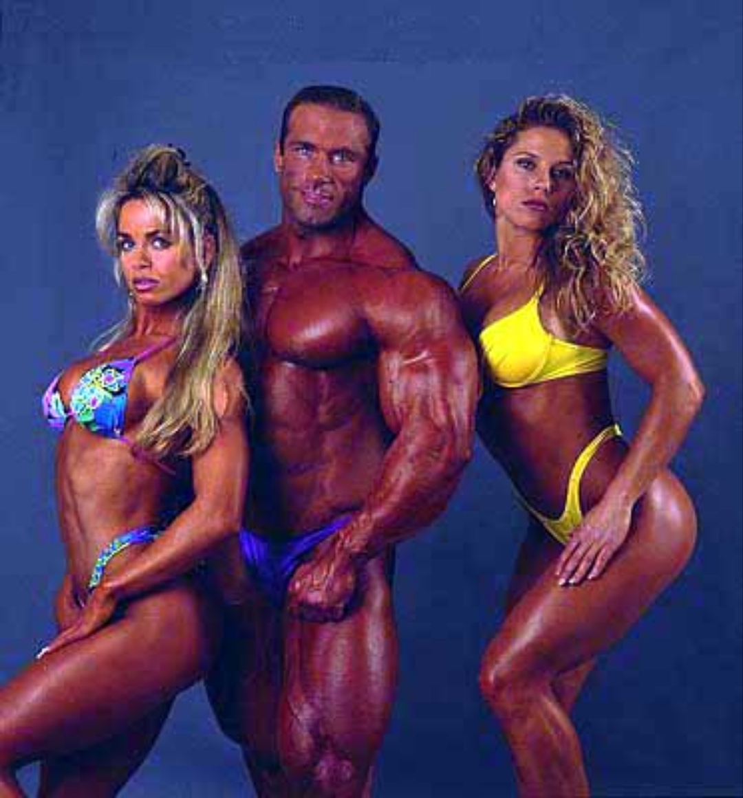 Amy Fadhli, Monica Brant