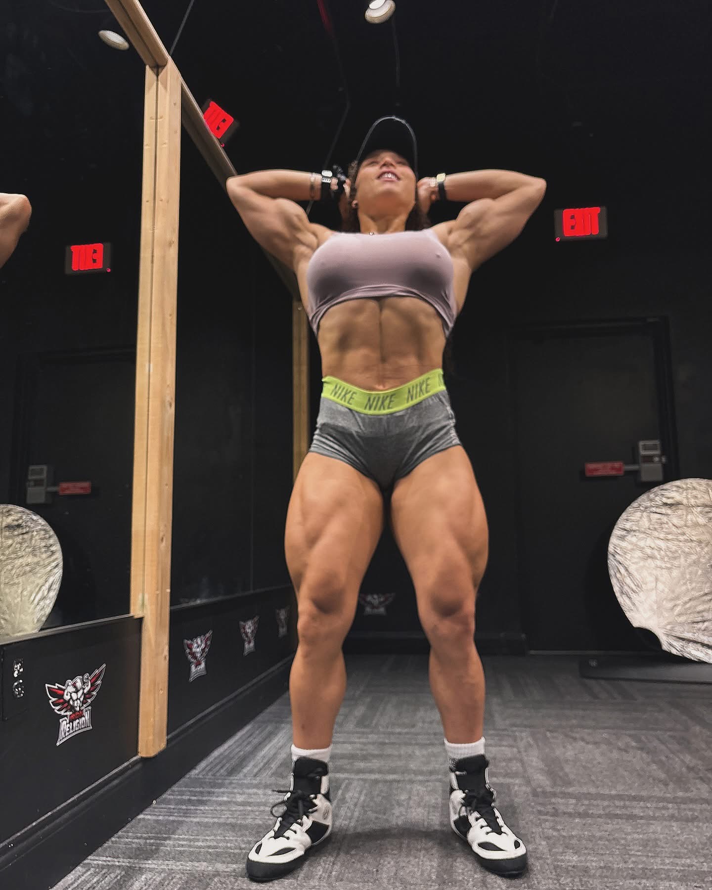 Carolyne Marquez (carolynefit_)