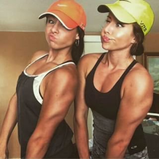 Ally Morris, Mia Morris