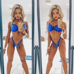 Алина Гилева Фото В Купальнике