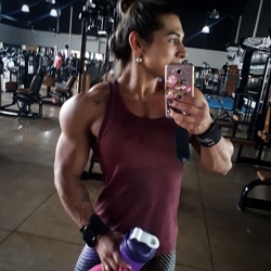 Pictures of Leyvina Barros