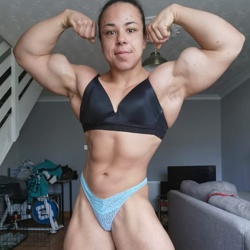 Natasha Lee Muscle