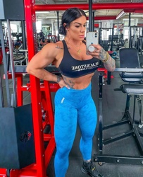 Laura Marie Ness (muscle_bombshell)