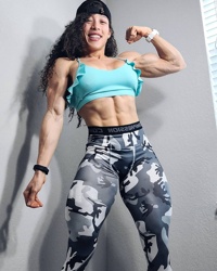 Carolyne Marquez (carolynefit_)