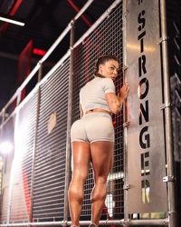 Pictures of Izabelle Paula