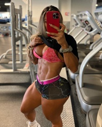 Pictures of Fafa (@fafafitness11)