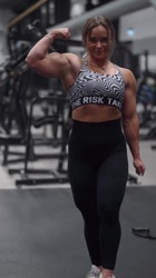Melinda Lindmark bicep size?