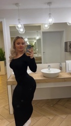 Ava (_mommymewtwo)