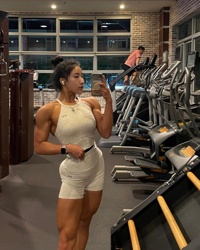 Pictures of Sara Choi (sara_c2_)