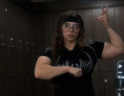 Adele (saiyan_muscle_mami)