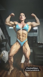 Pictures of Leyvina Barros