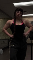 Adele (saiyan_muscle_mami)