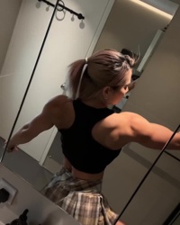 Rosofia Lia (rosofialia_ifbbpro)