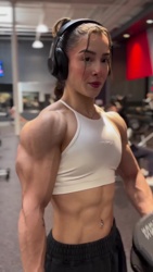 Ruby Rivera (_riverafit)