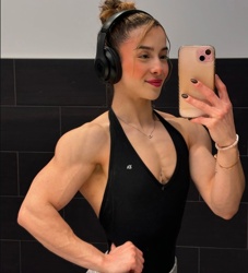Ruby Rivera (_riverafit)