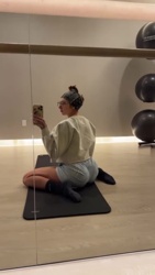 glutes bouncing/flexing