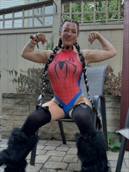 Fiona Mae (fionamaefit)